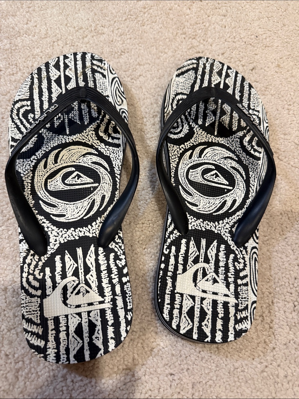 Quiksilver Men’s Black & White Tribal Print Flip Flops